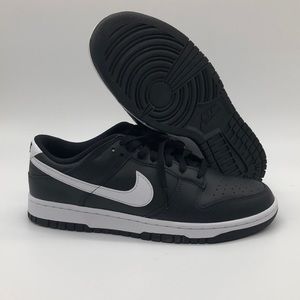 Tried on Mens Nike Dunk Low Retro Black Panda 2.0 DV0831-002 Size 9.5
